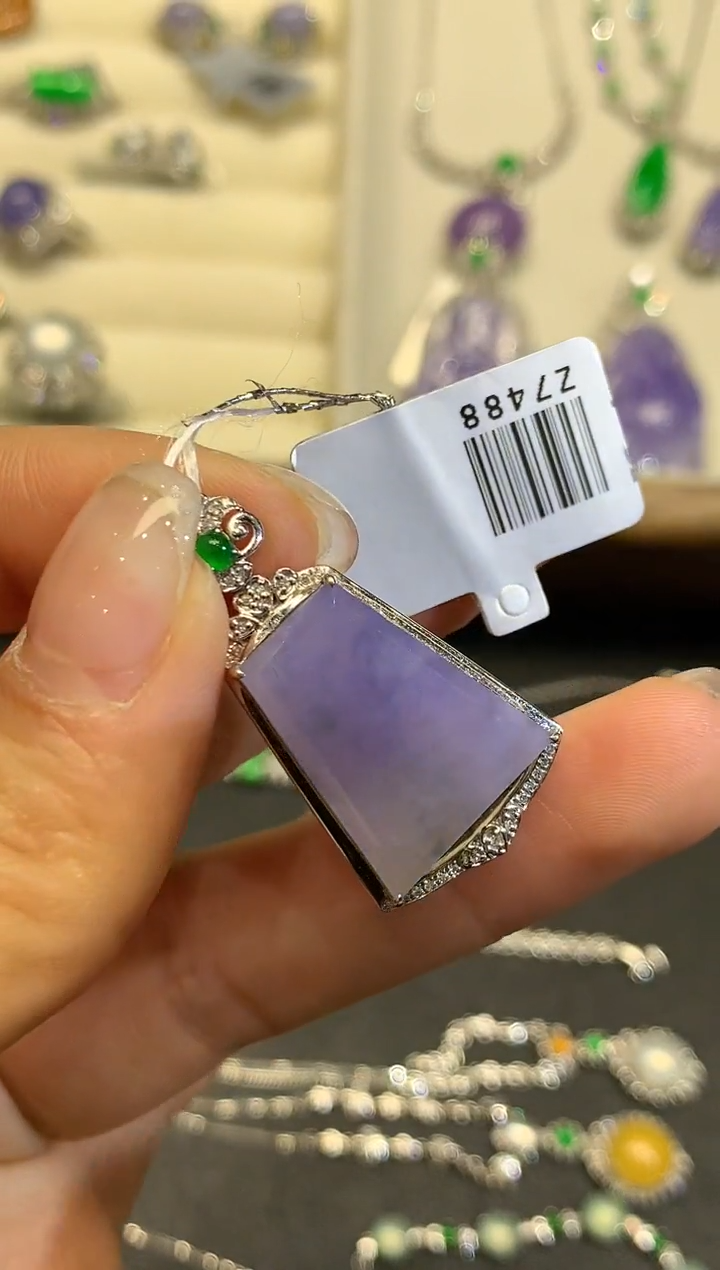 【闪购商品】翡翠吊坠(不含链)18K金镶嵌1131