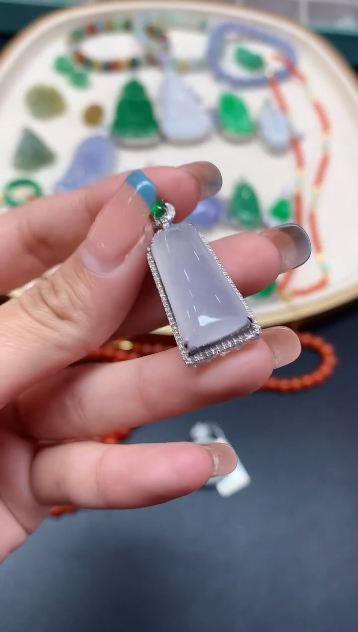 【闪购商品】翡翠吊坠(不含链)18K金镶嵌吊坠A67 |8800