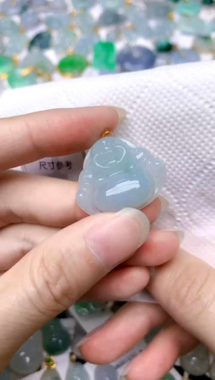 颈饰18K金镶嵌翡翠天然A货翡翠