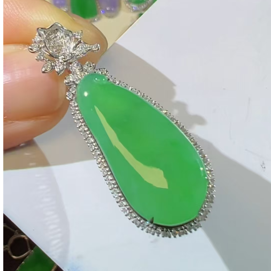 缅甸天然翡翠高冰阳绿福瓜