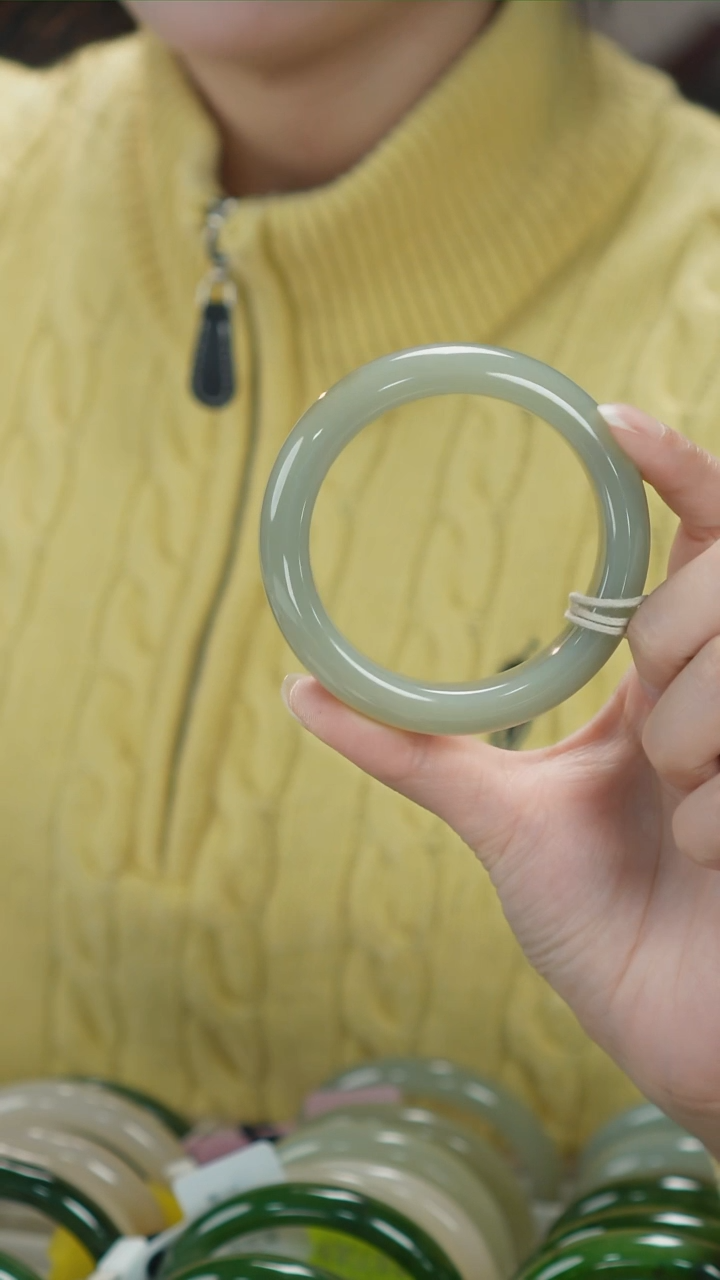 【闪购商品】和田玉手镯未镶嵌55和田玉手镯拍一发一56