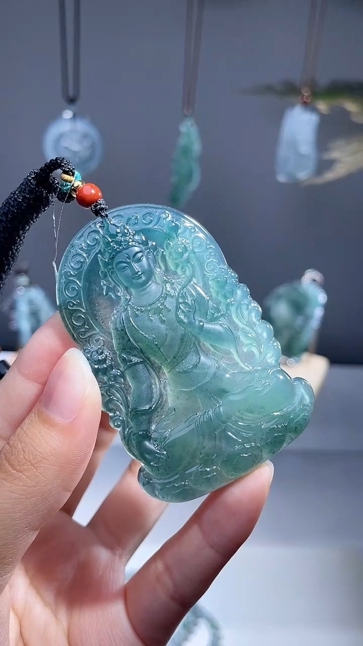 颈饰未镶嵌翡翠度母