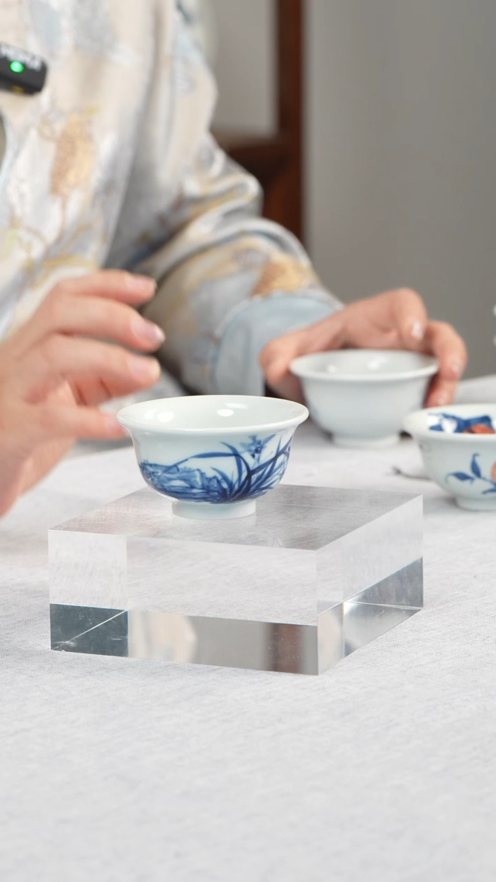 杯子瓷杨贵云 青花内绘兰花