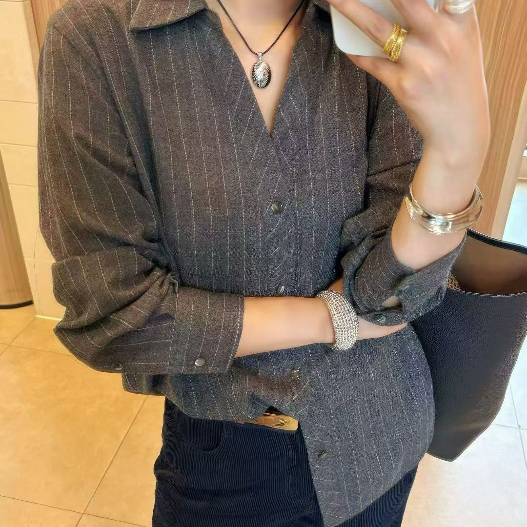 精纺羊毛衬衫极简v领高工艺高质感衬衫