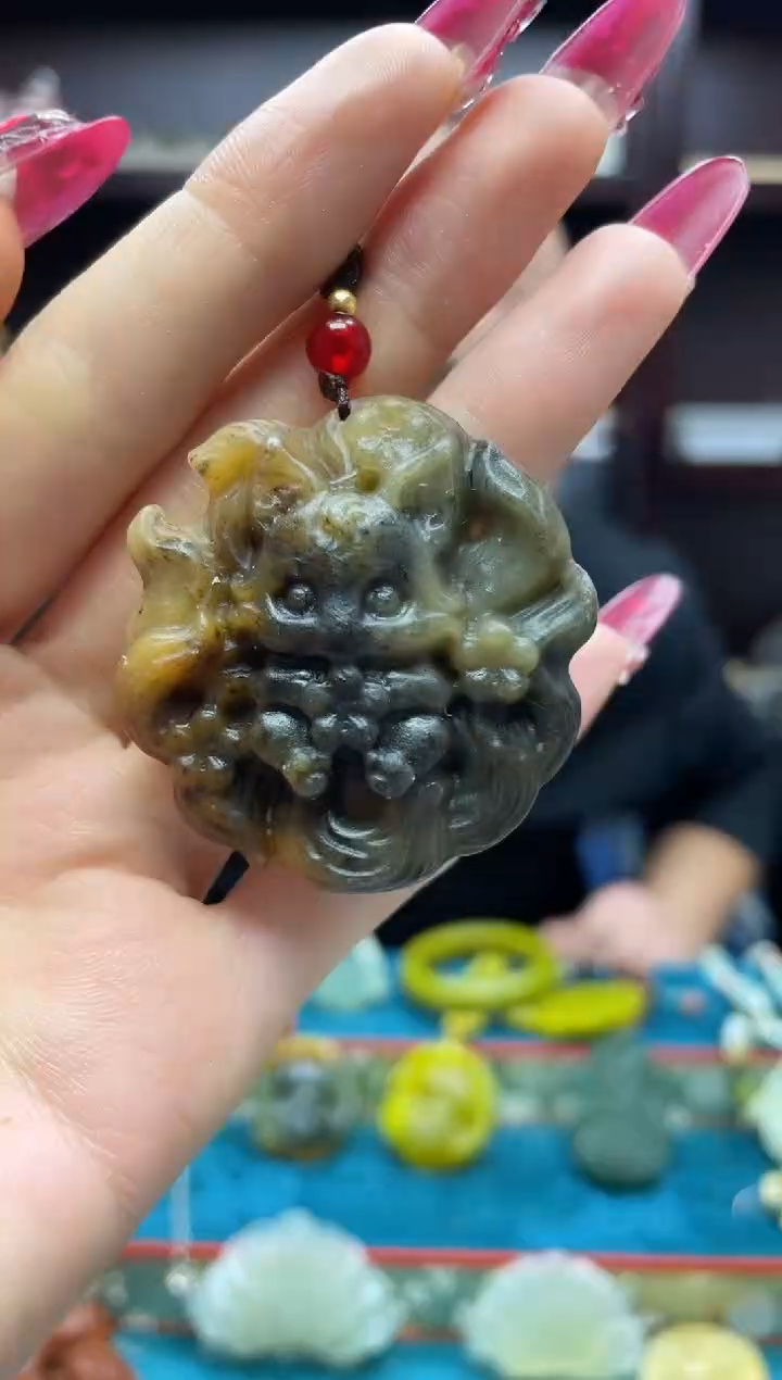 未镶嵌岫玉吊坠·