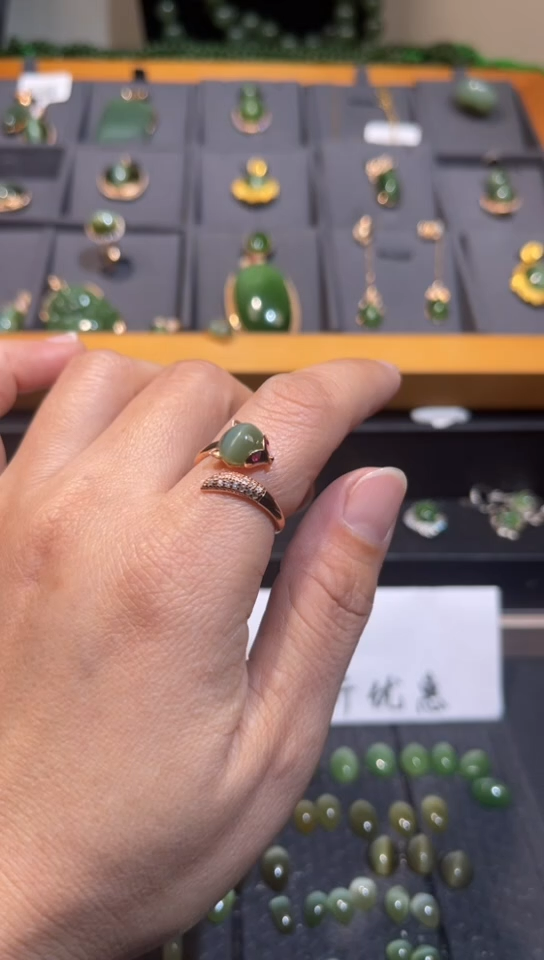 【闪购商品】和田玉碧玉猫眼戒指银S925镶嵌多样性发一