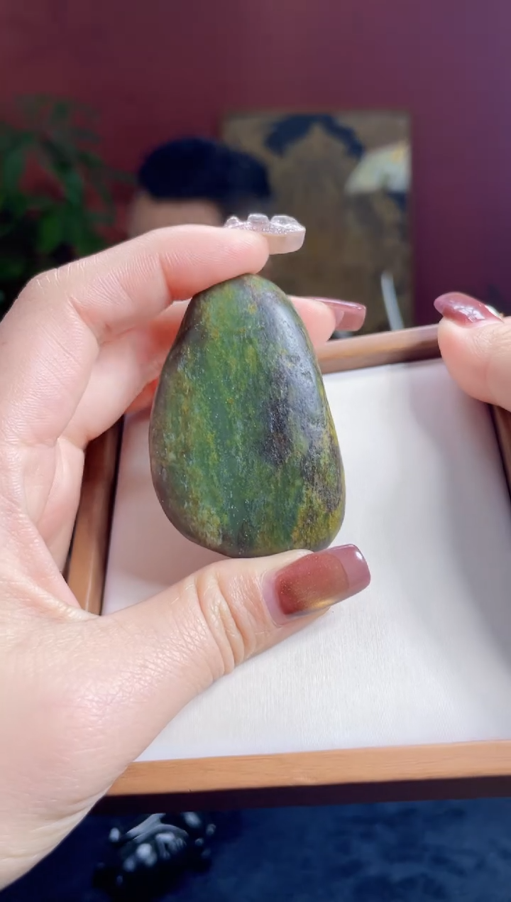 未镶嵌和田玉摆件石头