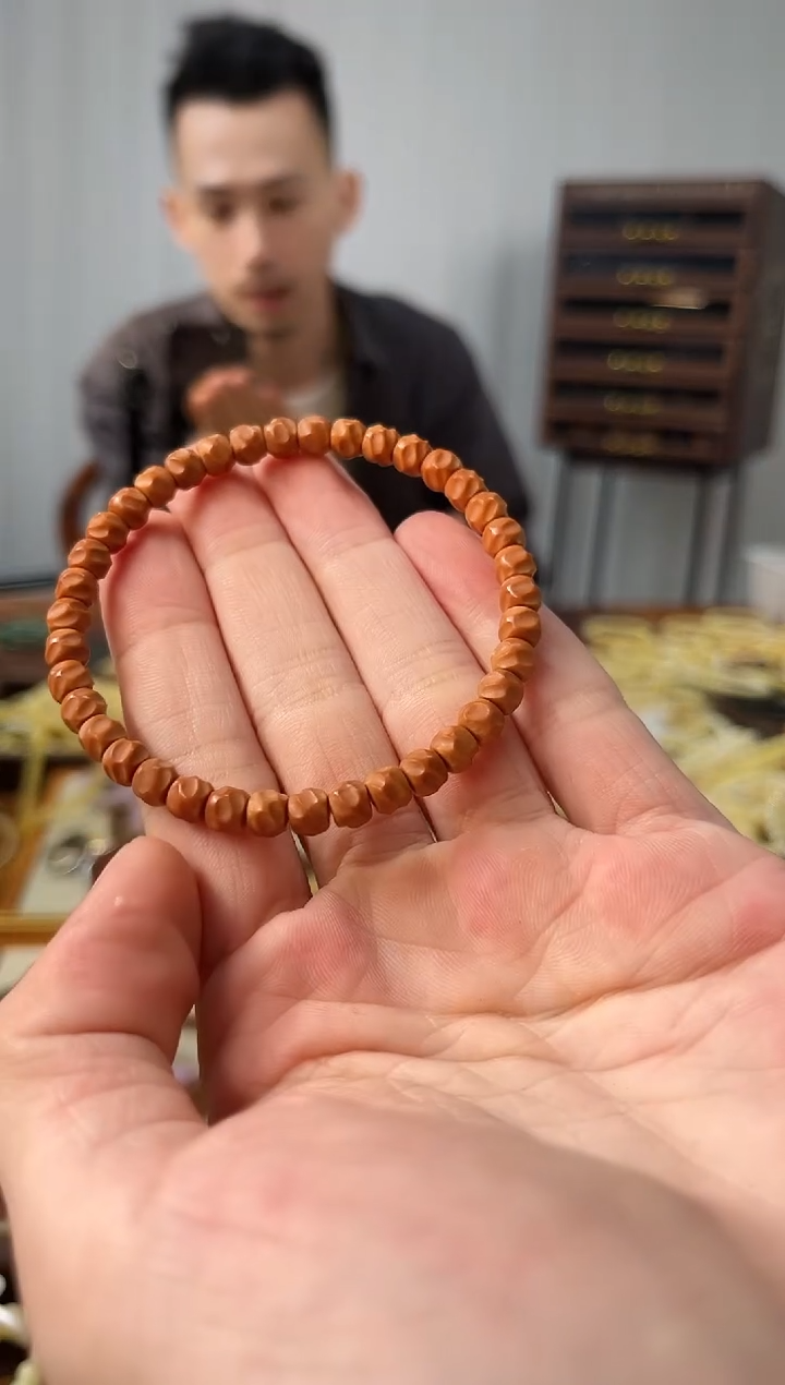 吊坠橄榄核馨***x核尖14.5手围