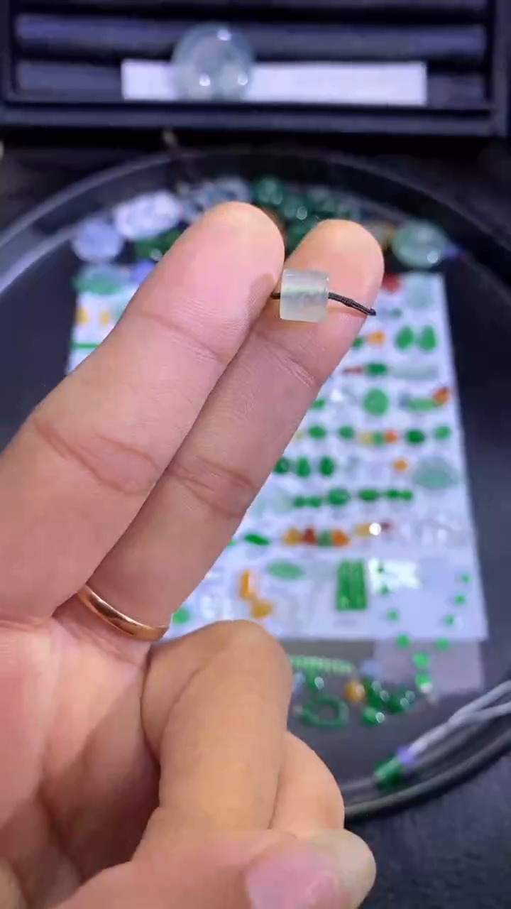 未镶嵌挂件翡翠珠子