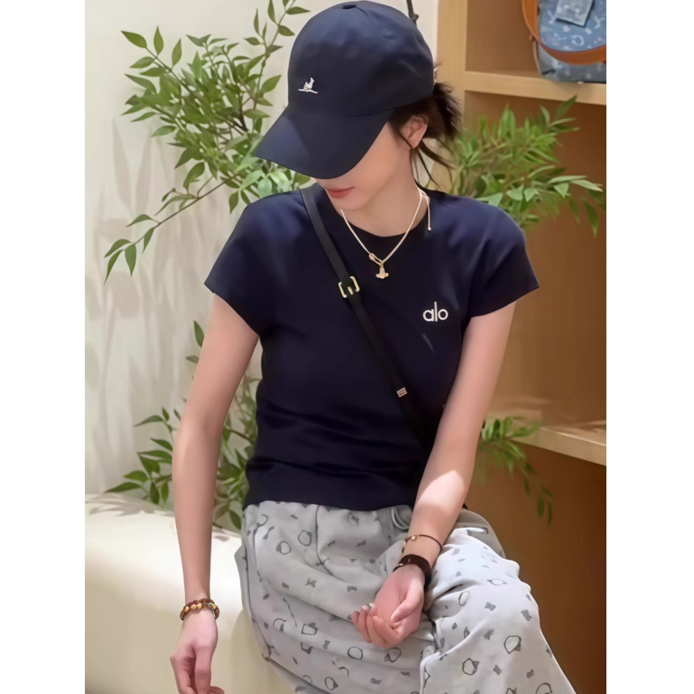 大码微胖mm圆领短袖t恤女夏季时尚休闲百搭宽松遮肉显瘦正肩上衣