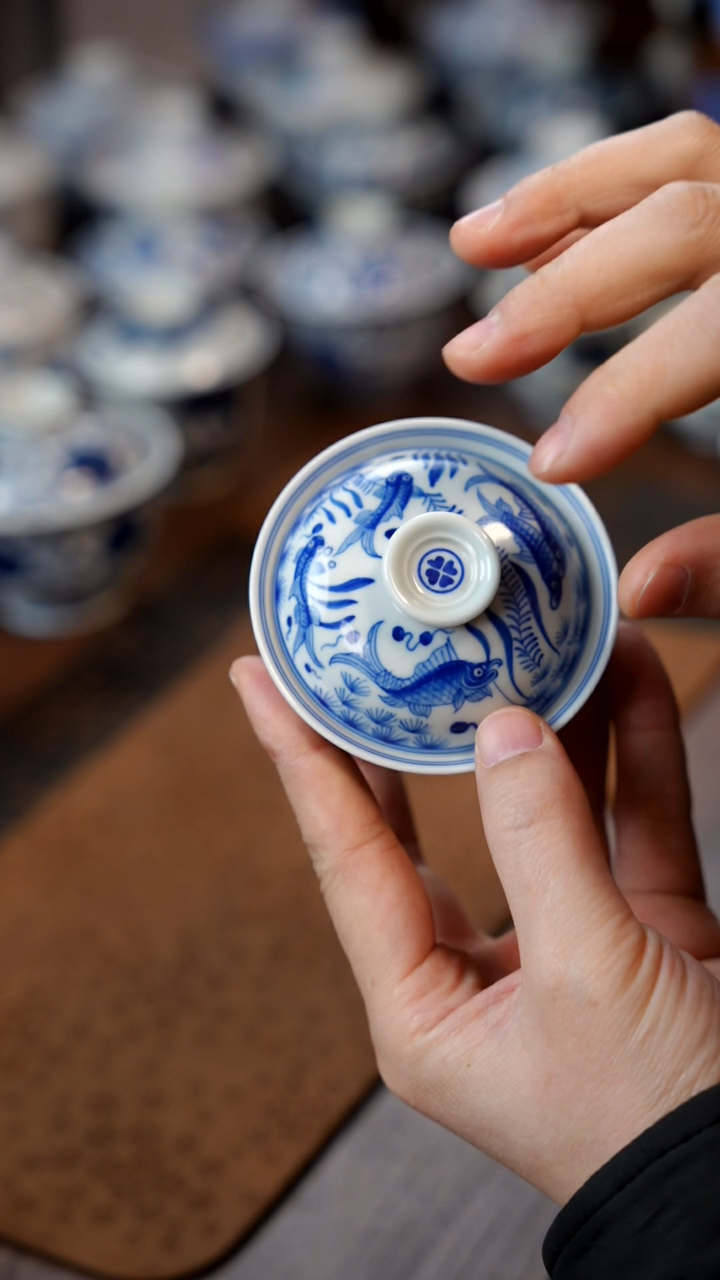 【闪购商品】群鱼盖碗11111111111