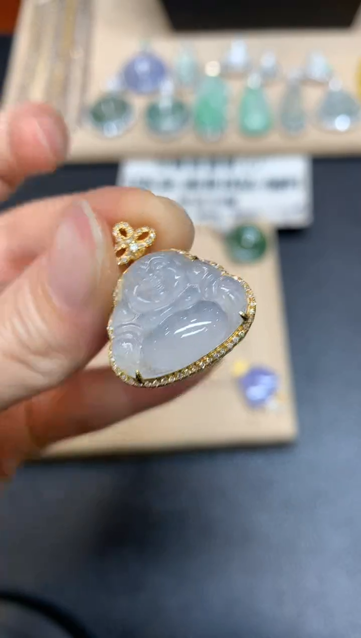 【闪购商品】翡翠颈饰18K金镶嵌佛公【无服务费】