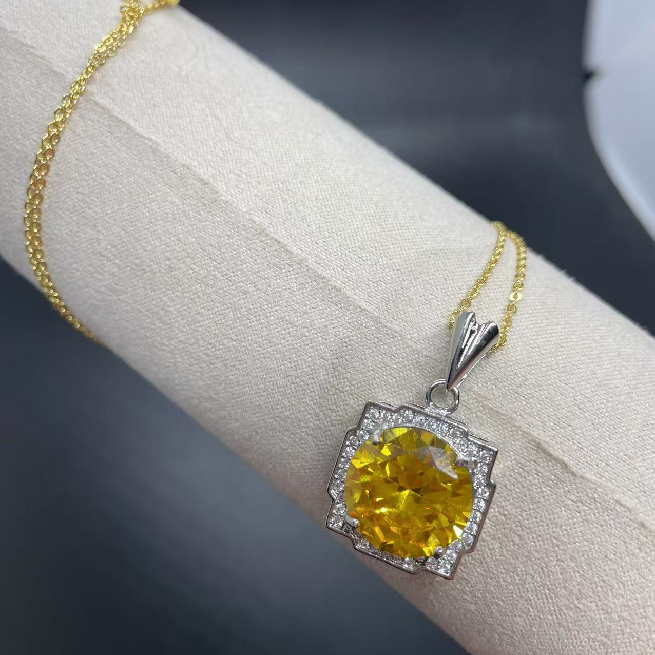 【南非库里南】NFKLN 高端奢华定制 黄色水芙蓉吊坠 128