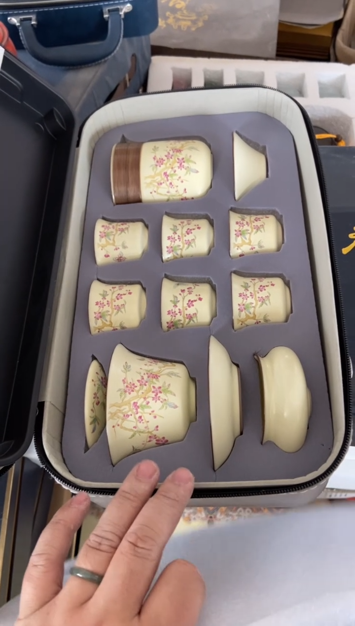 杯无运费险不带礼盒略有瑕疵有点脏介意勿拍