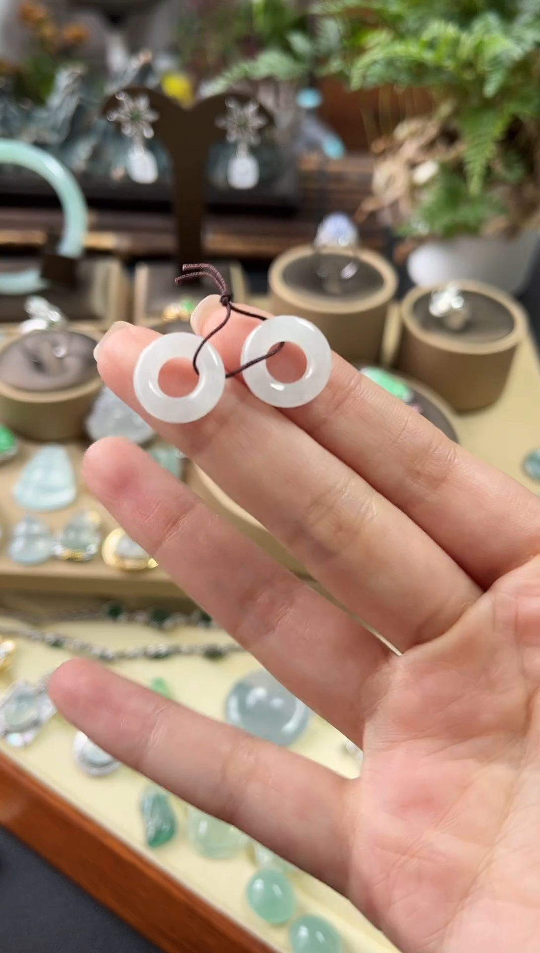 【闪购商品】翡翠颈饰未镶嵌平安环一对