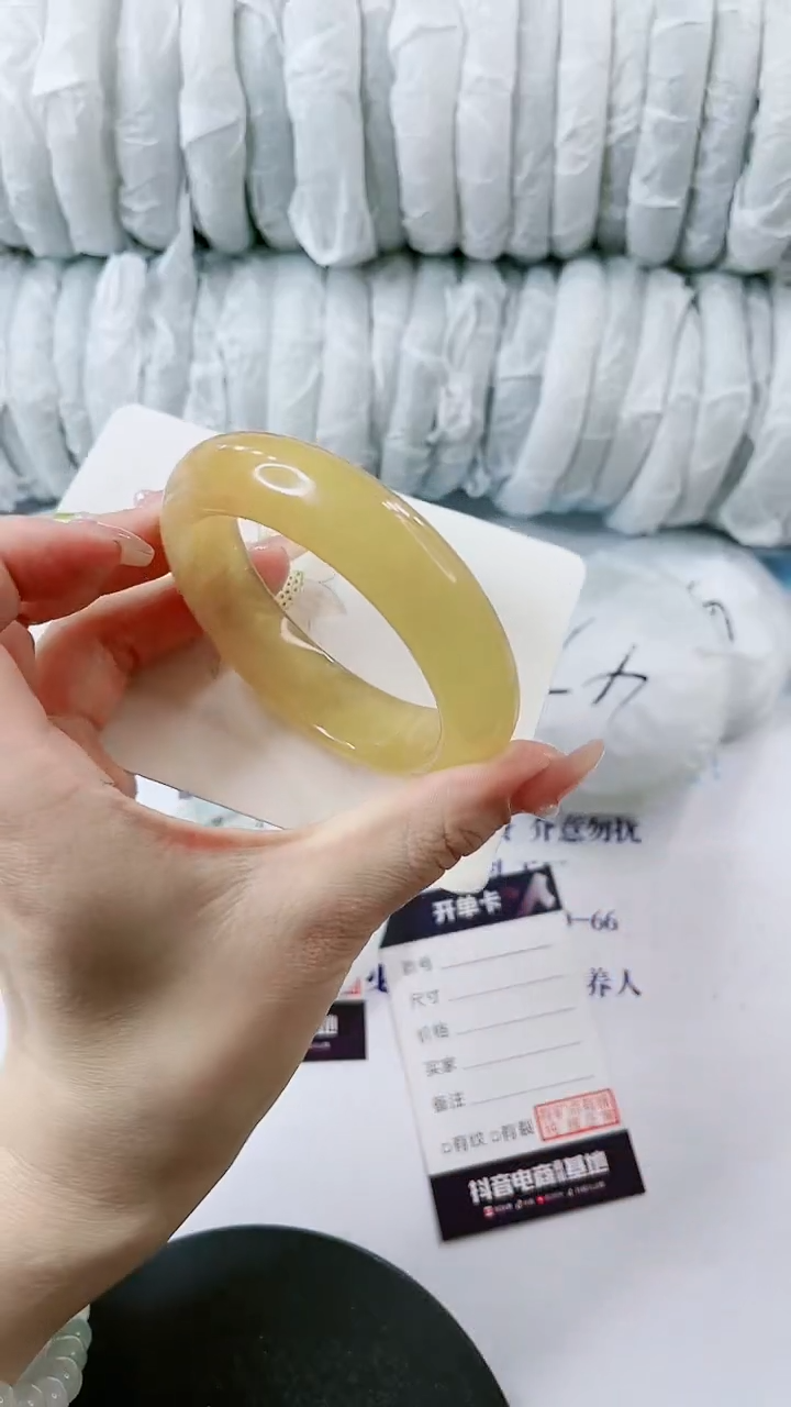 【闪购商品】石英质玉手镯未镶嵌0850639813-多样性发货