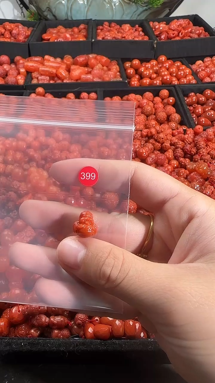 颈饰未镶嵌南红玛瑙1