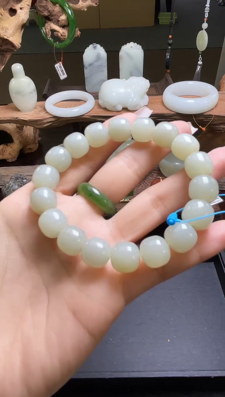 【闪购商品】和田玉手串未镶嵌且末近矿青白卡12老型