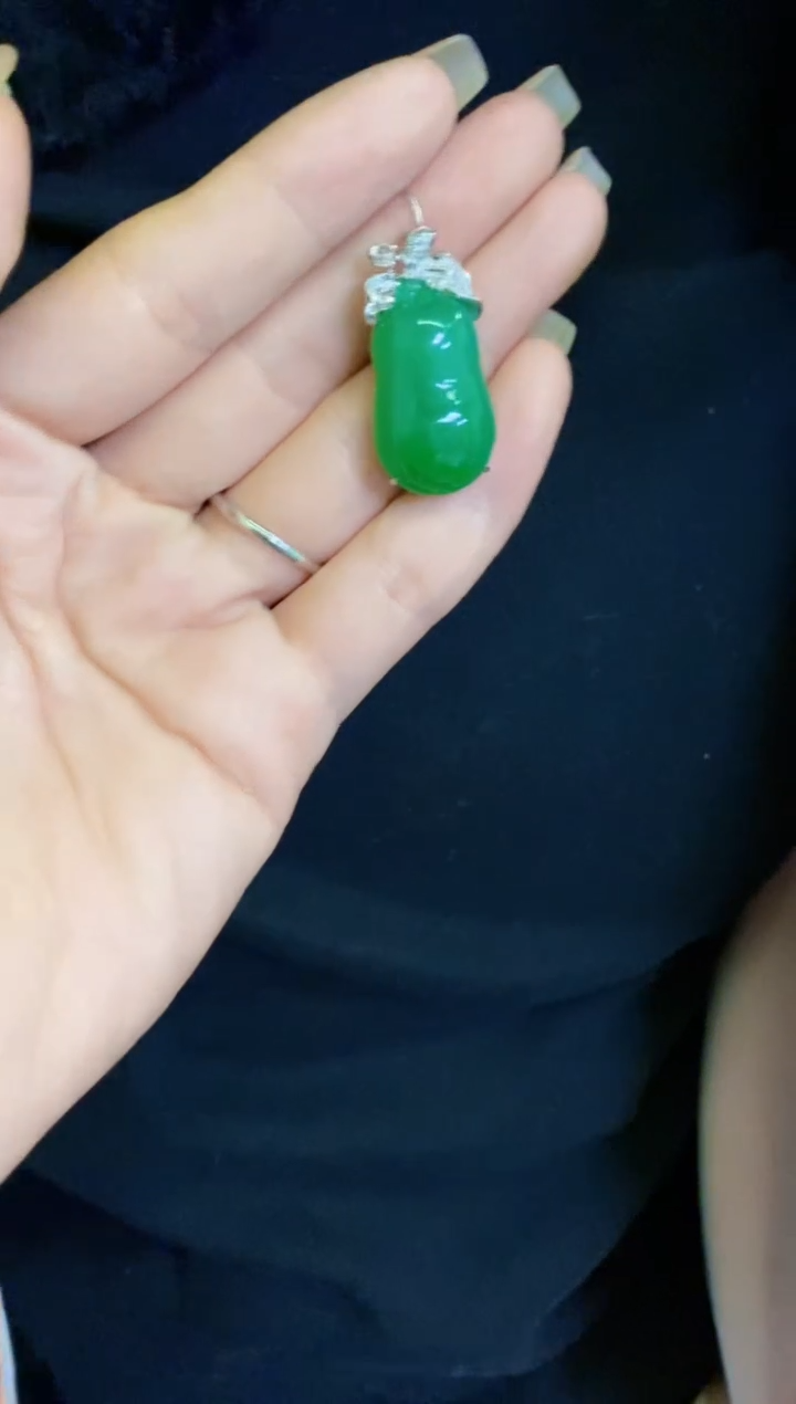 【闪购商品】翡翠颈饰18K金镶嵌吊坠