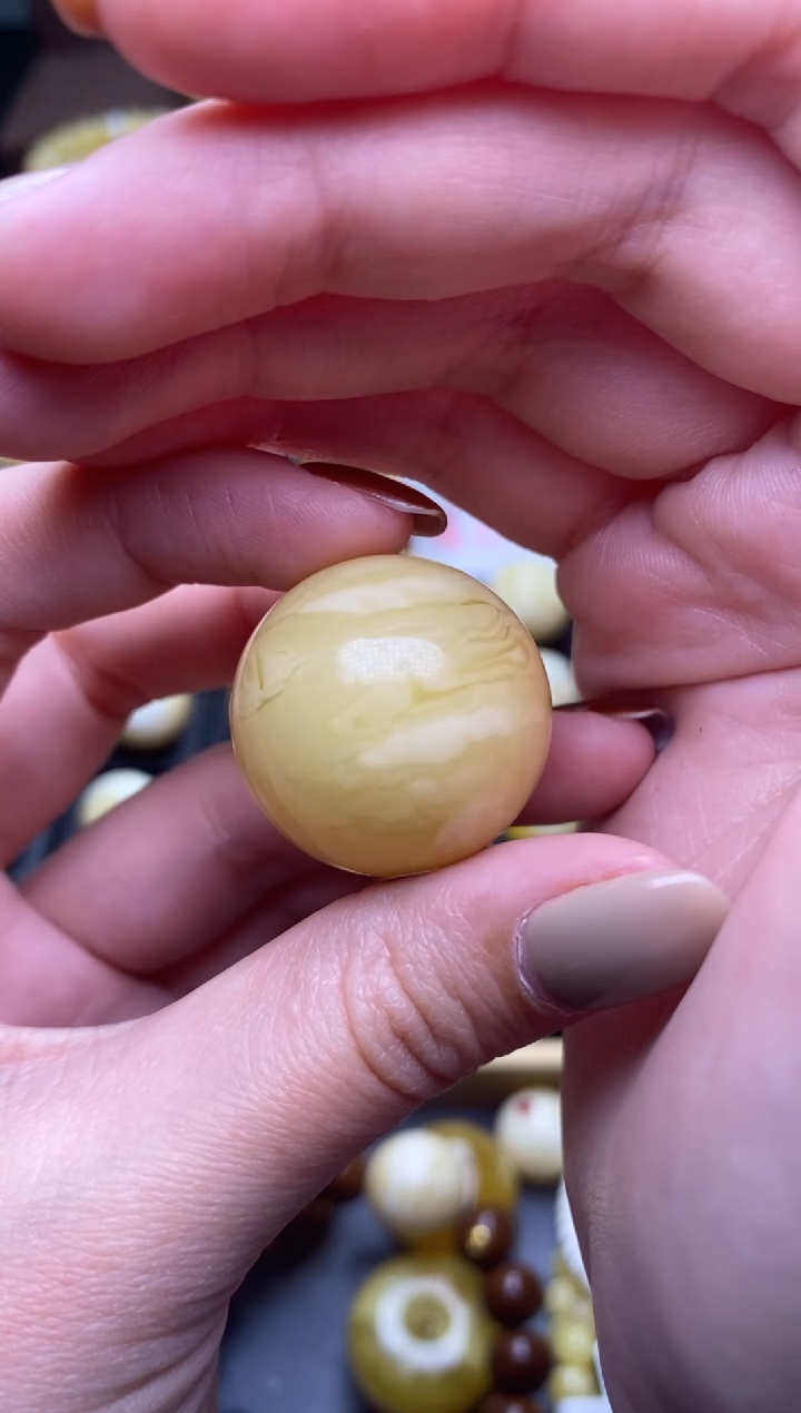 【闪购商品】琥珀裸石未镶嵌 大小姐珠宝严选258