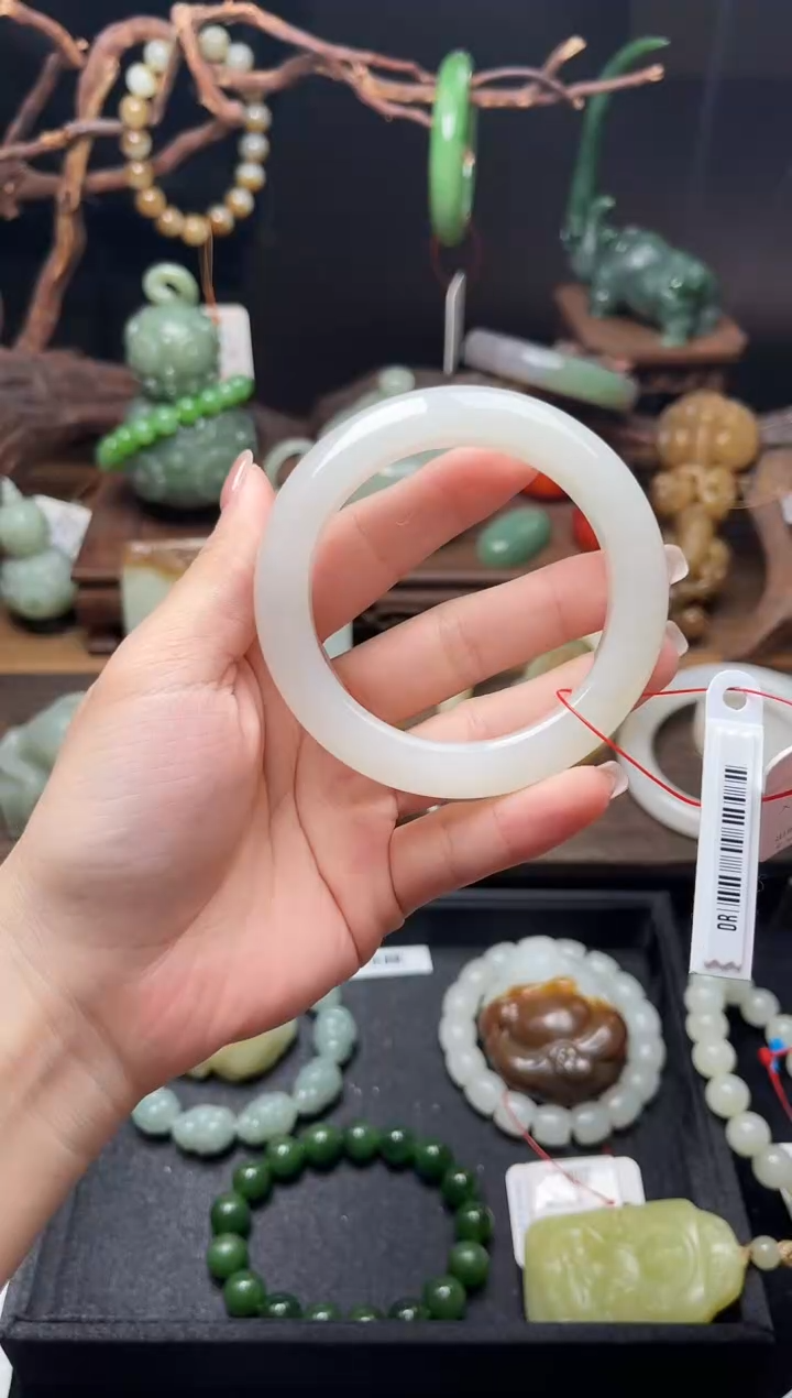 和田玉手镯未镶嵌青海白玉 56+圈9009116