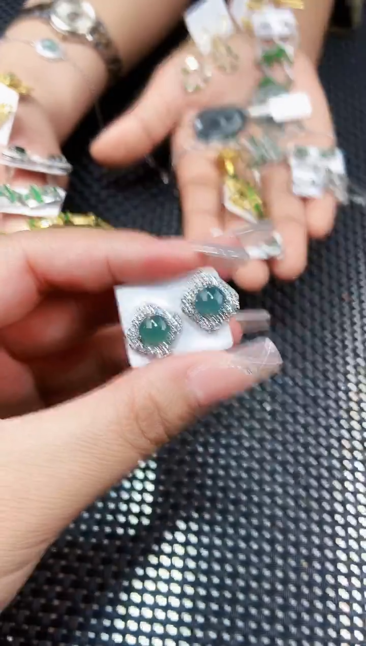 【闪购商品】翡翠耳饰未镶嵌111111111