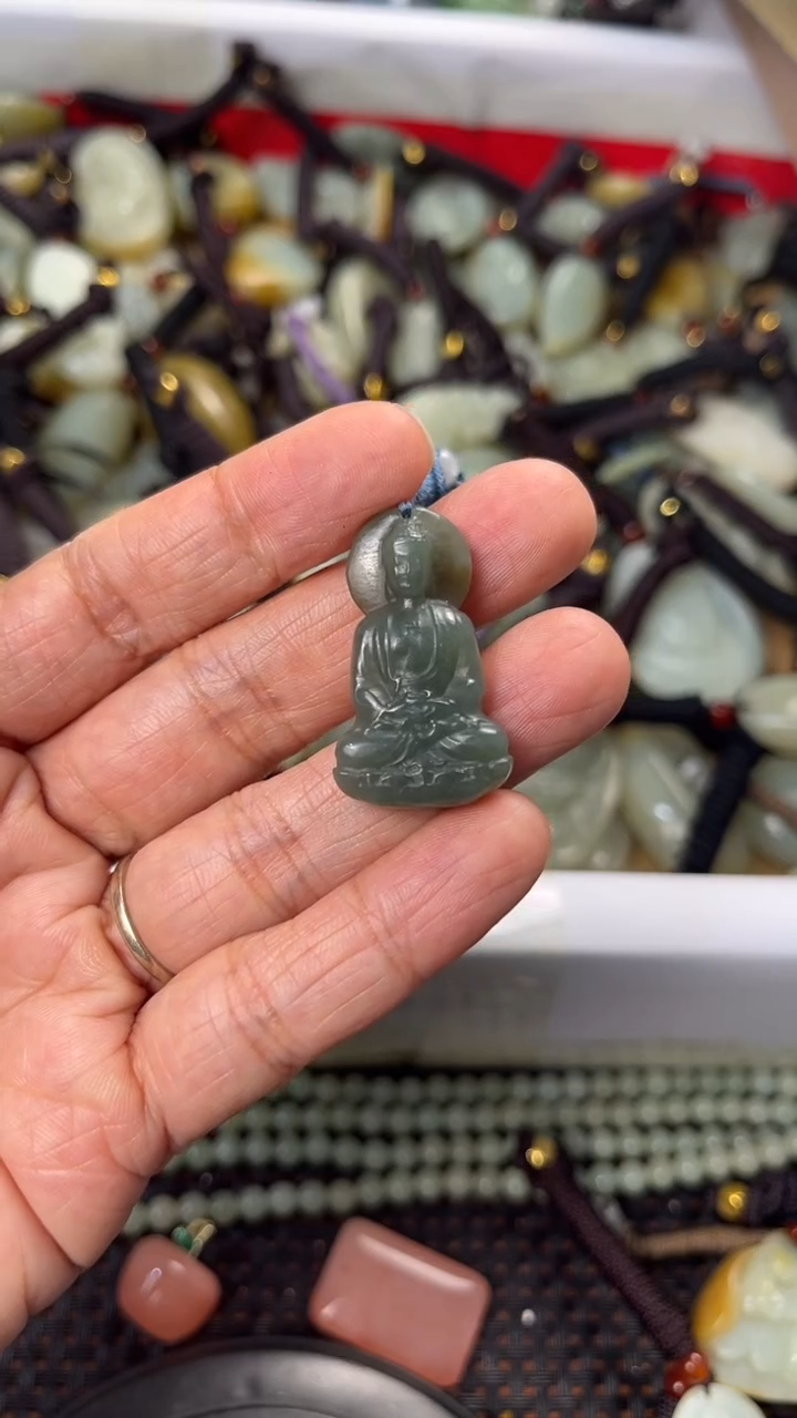 【闪购商品】和田玉颈饰未镶嵌多样性发货没有证书拍一发一有瑕