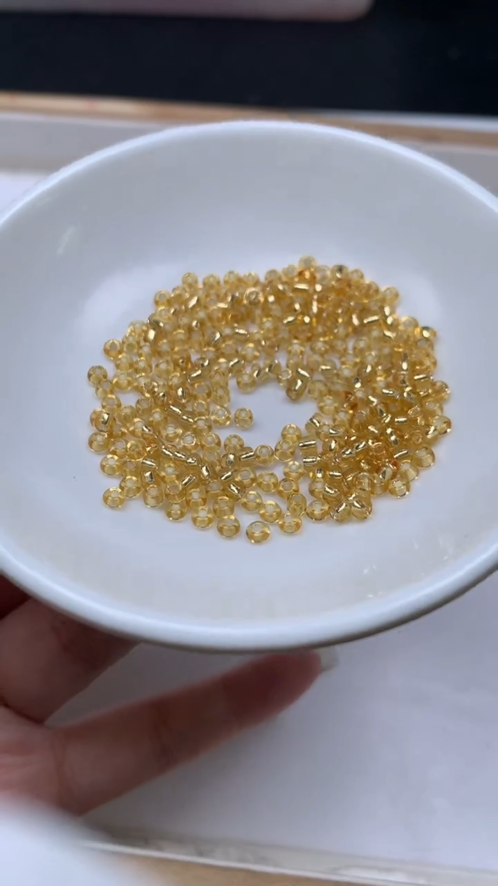 未镶嵌散珠玛瑙/玉髓E102 金色隔珠2*3mm110颗8元