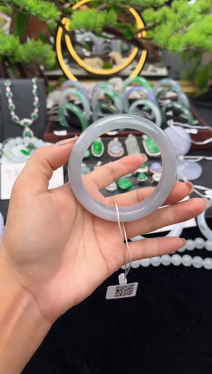 未镶嵌手镯翡翠手镯