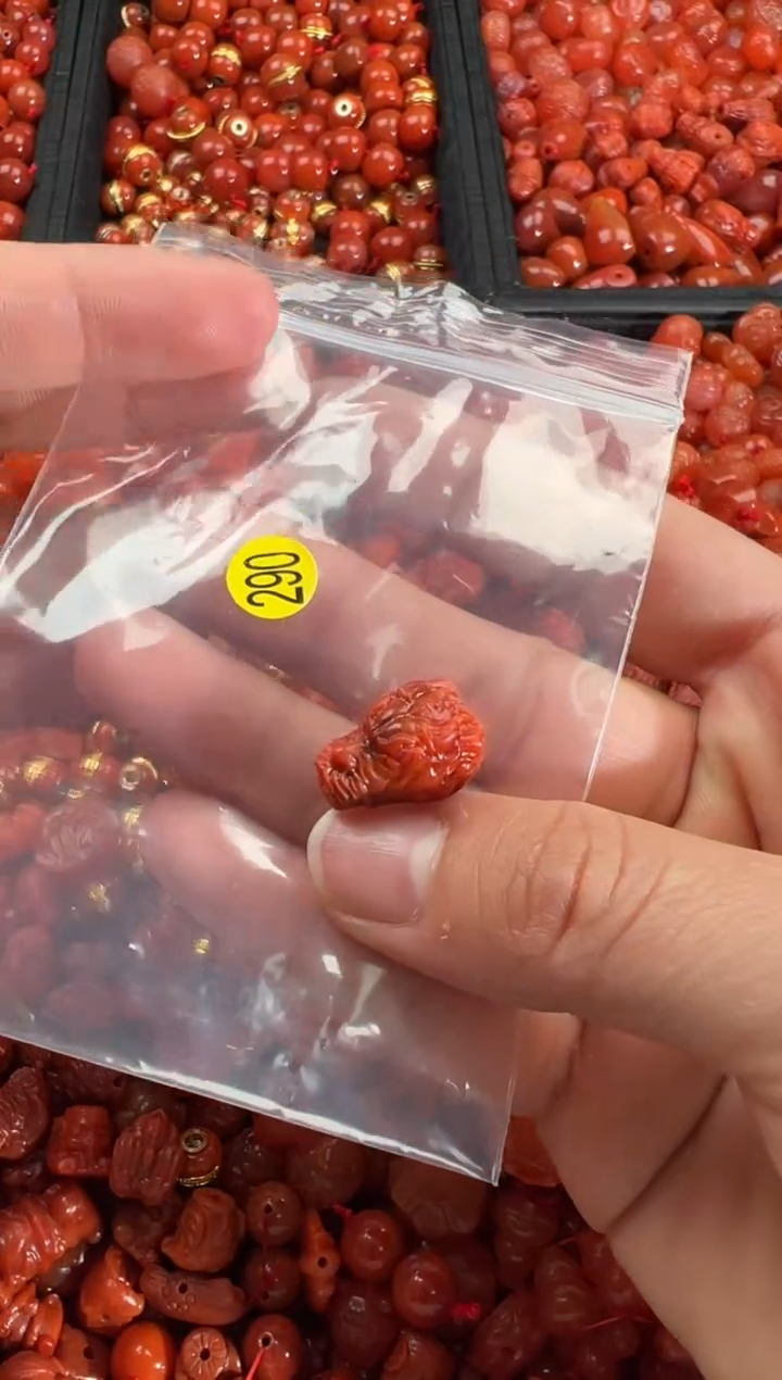 【闪购商品】南红玛瑙颈饰未镶嵌1