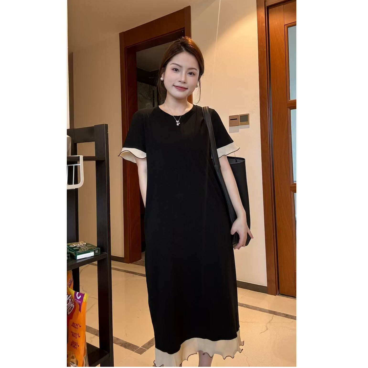 小个子花边拼接连衣裙裙子不褪色短袖黑色夏季宽松中长款圆领