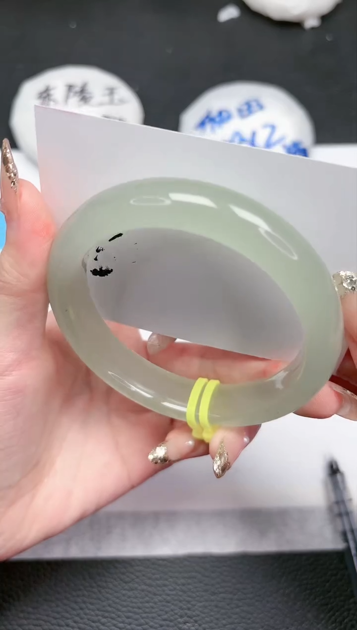 【闪购商品】石英质玉手镯未镶嵌125-62.1