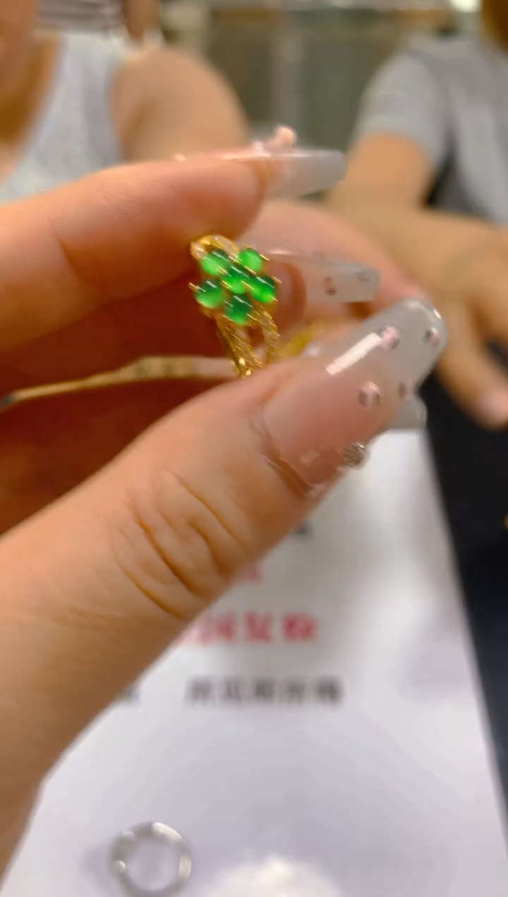 未镶嵌戒指翡翠多样性发一