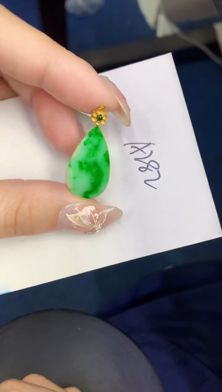 【闪购商品】翡翠颈饰18K金镶嵌00000000000