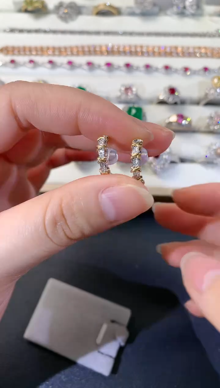 【闪购商品】钻石耳饰18K金镶嵌S63|1980