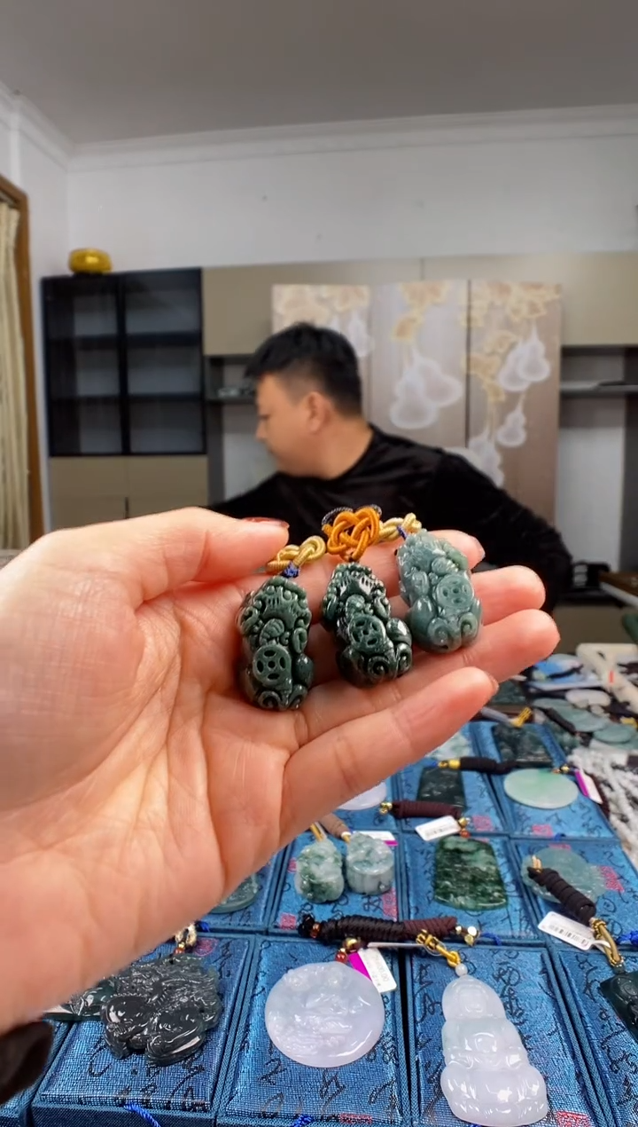 颈饰未镶嵌翡翠多样性发其一