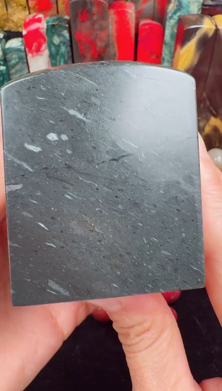 【闪购商品】昌化石黑色大墩子