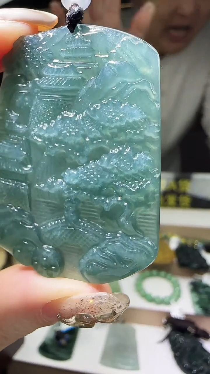 颈饰未镶嵌翡翠多样性发其一  山水