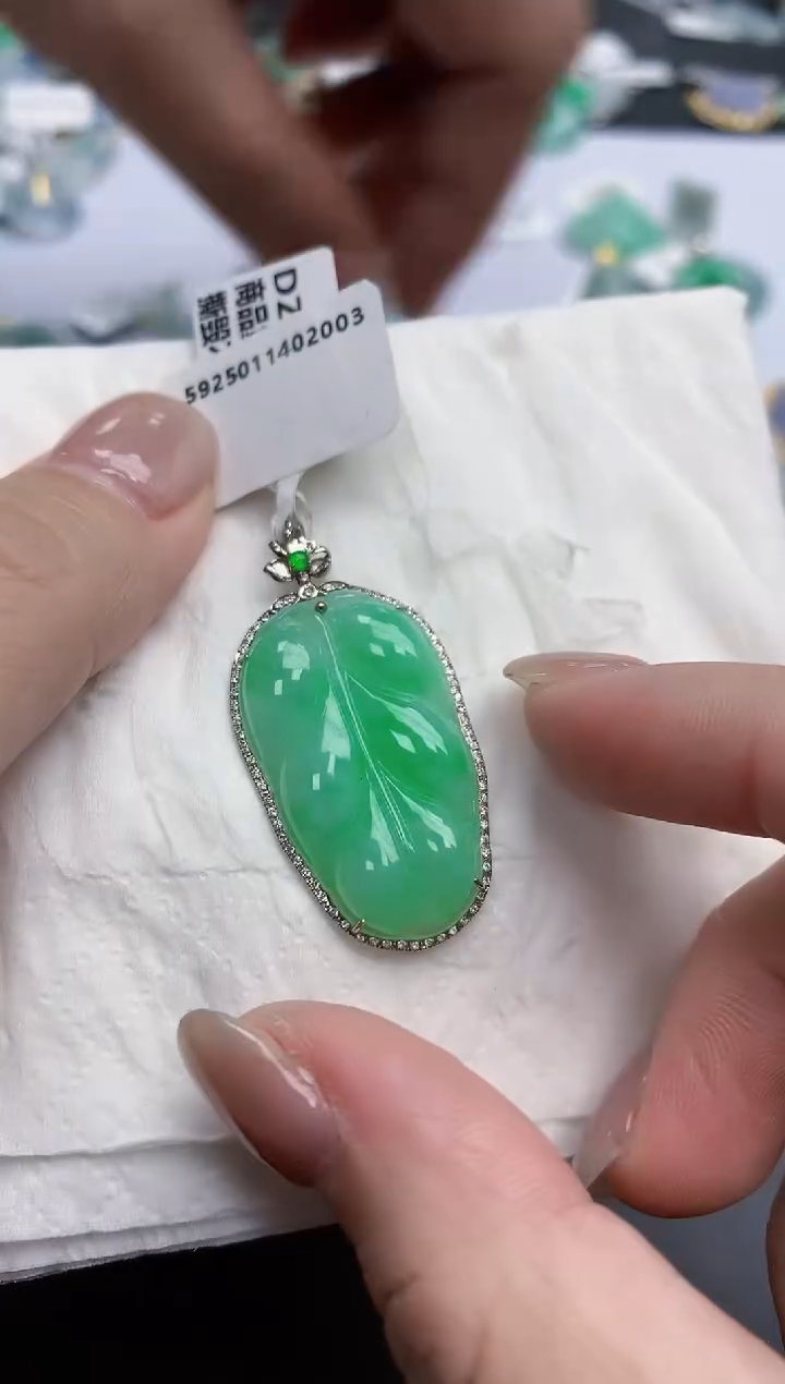 【闪购商品】翡翠颈饰18K金镶嵌天然缅甸翡翠A货