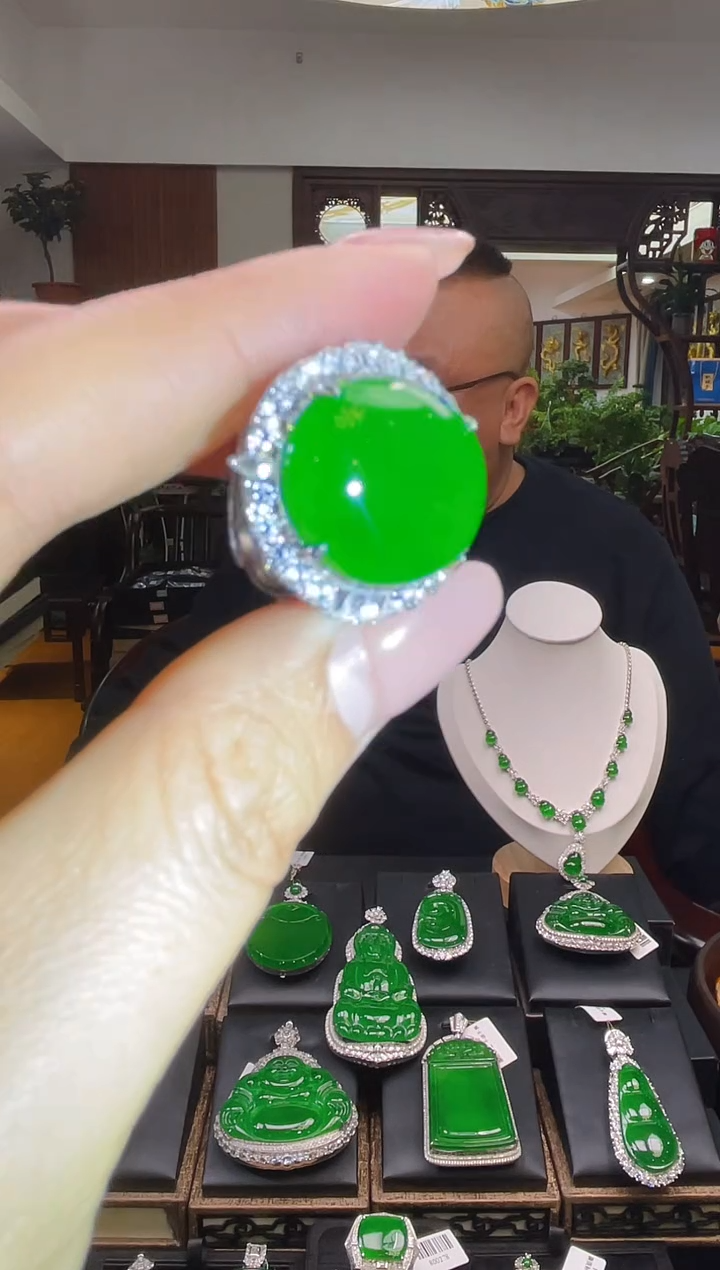 【闪购商品】翡翠颈饰未镶嵌翡翠吊坠