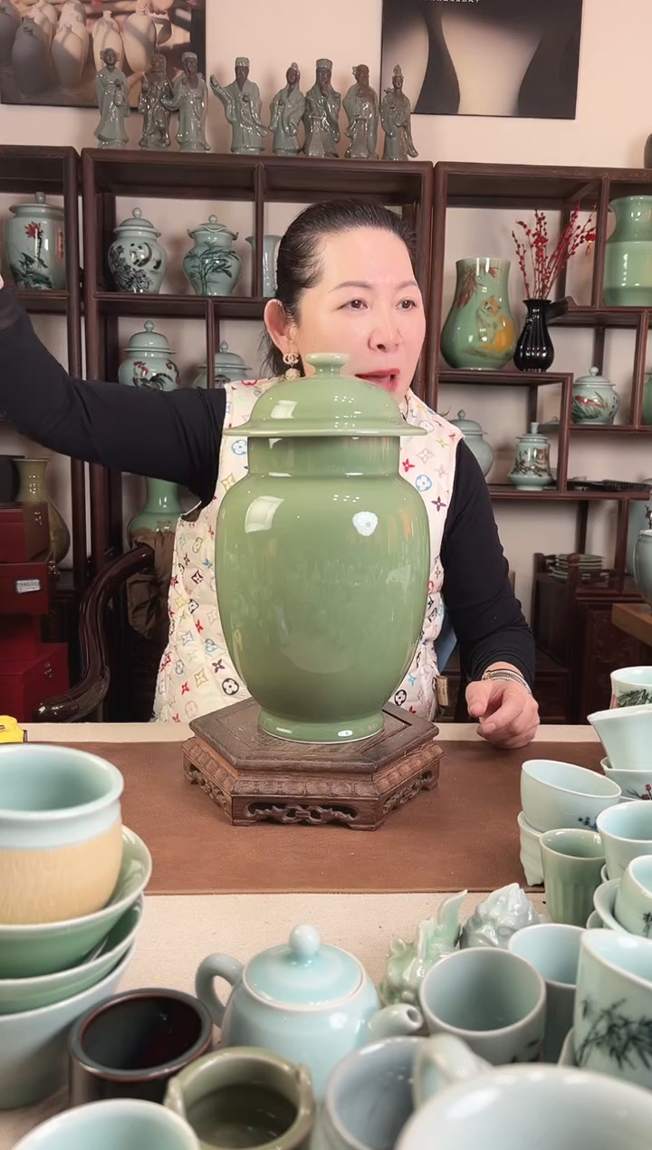 纯手工 豆青釉 盖罐L