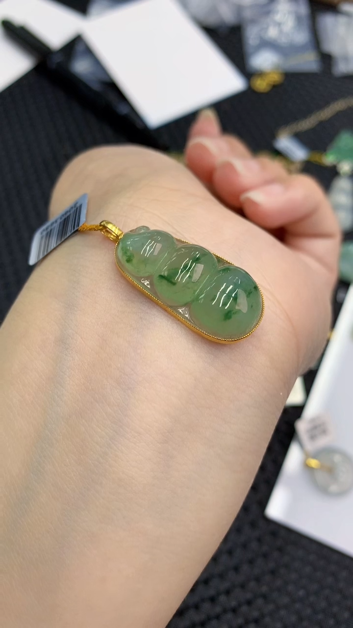 【闪购商品】翡翠颈饰18K金镶嵌            8