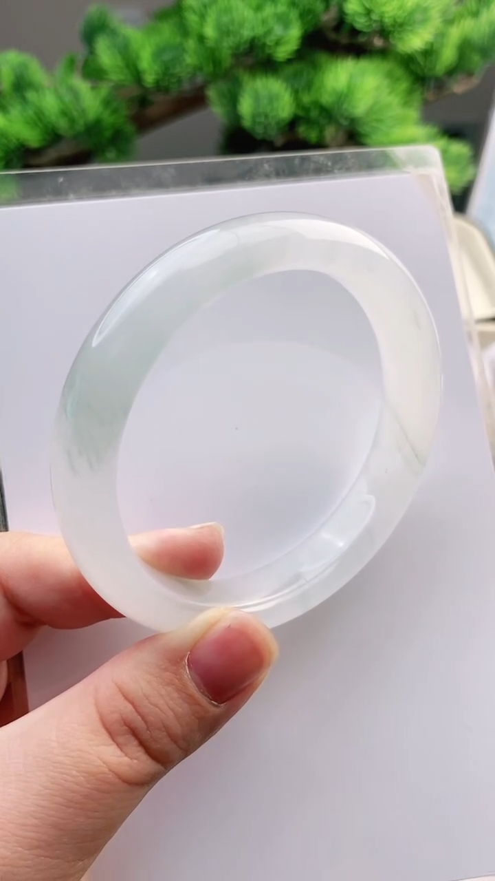 【闪购商品】石英质玉手镯未镶嵌60