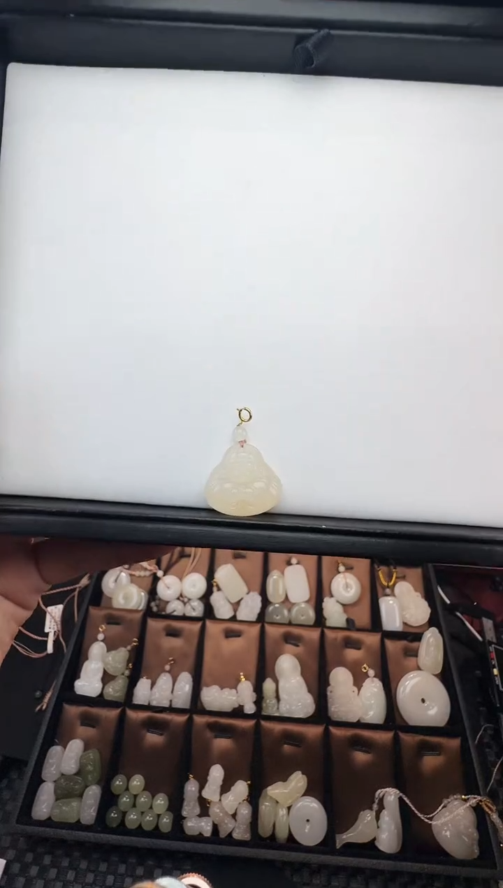 【闪购商品】和田玉颈饰未镶嵌藕粉抱抱佛