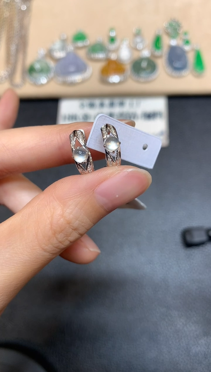 【闪购商品】翡翠耳饰18K金镶嵌【无服务费