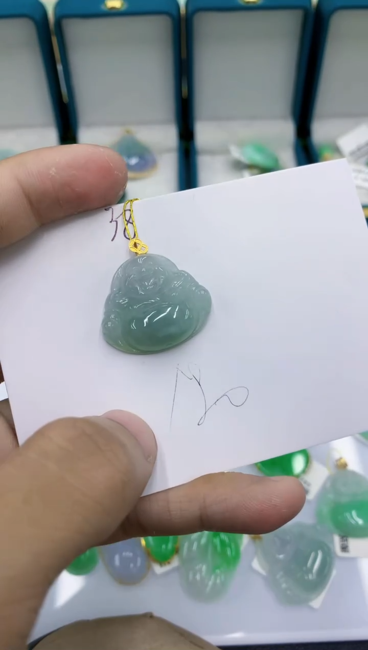 颈饰18K金镶嵌翡翠1111111111