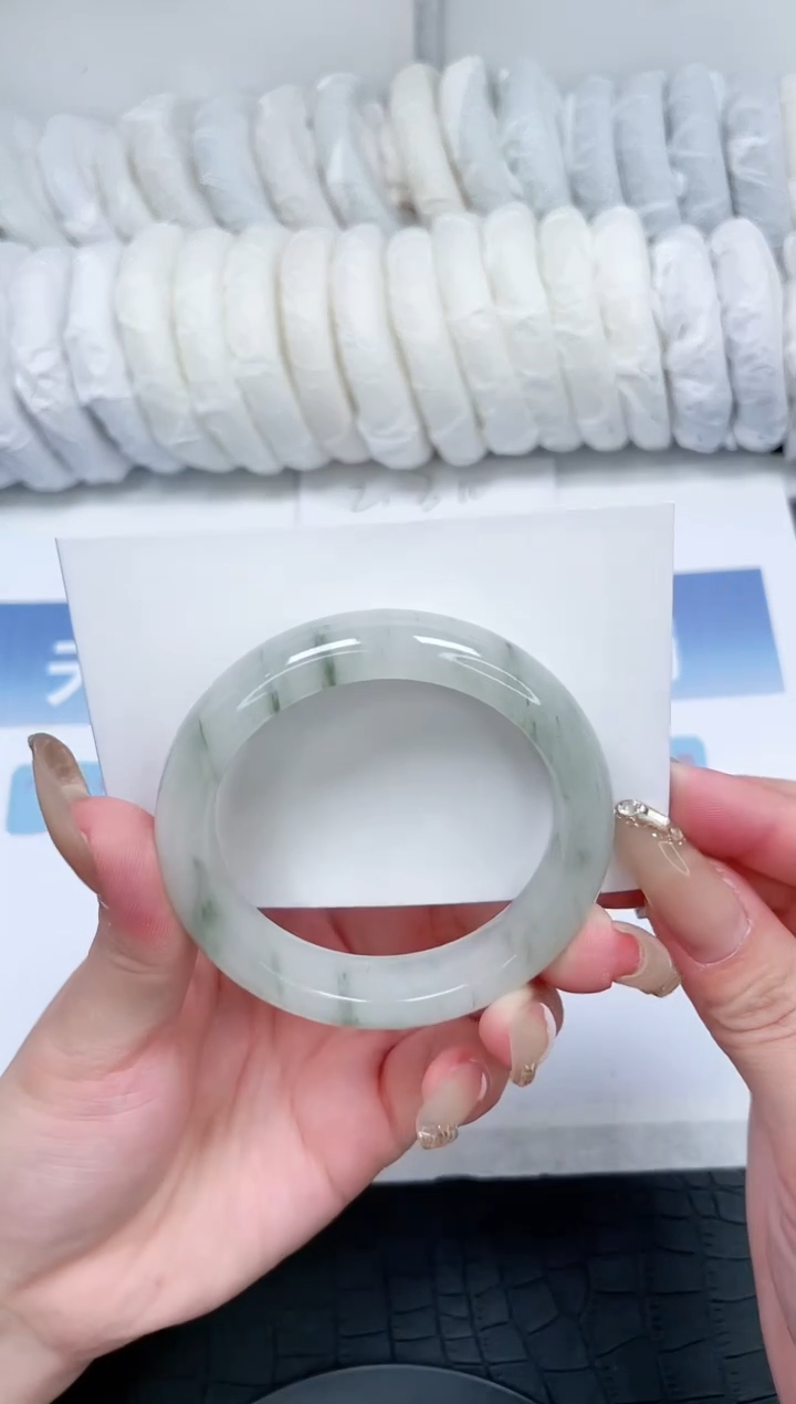 【闪购商品】石英质玉手镯未镶嵌N256-52