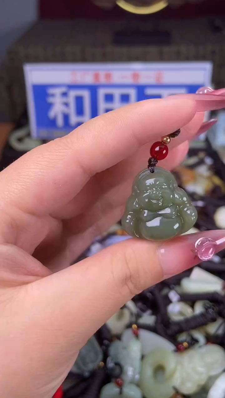 和田玉未镶嵌颈饰1