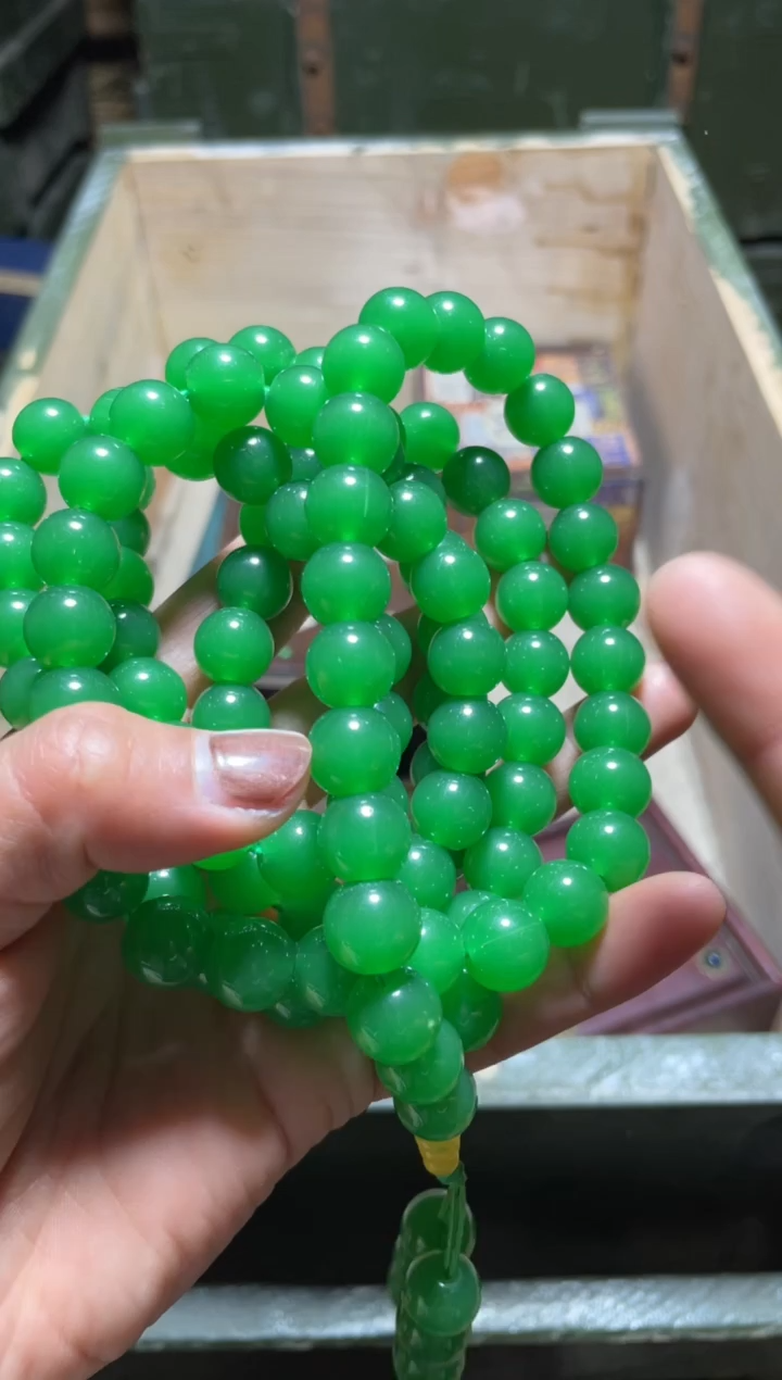【闪购商品】绿项链1件卡1.2