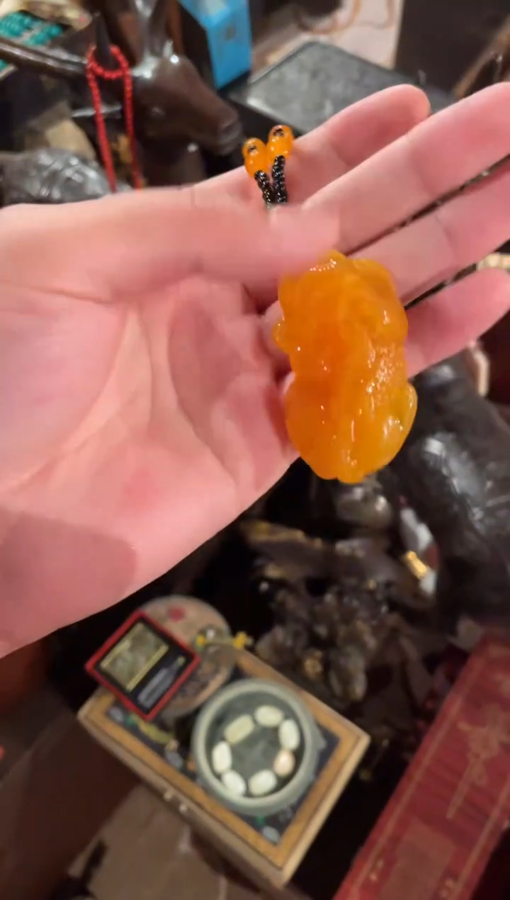 未镶嵌颈饰蜜蜡新蜜貔貅